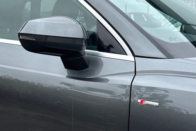 AUDI Q3 Photo 20