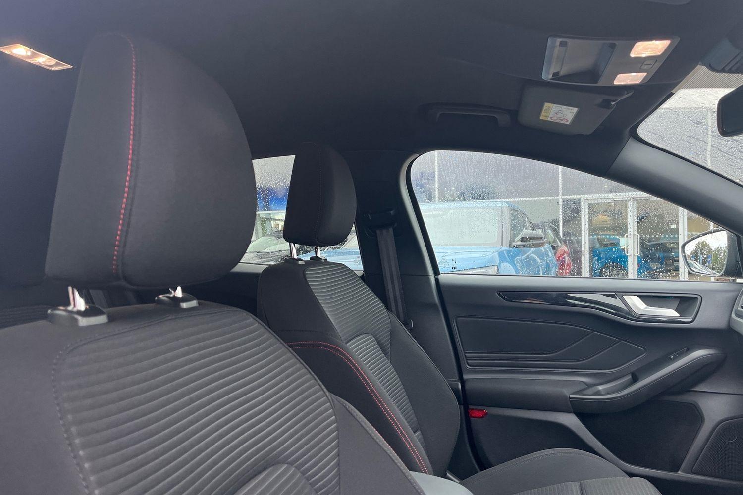 Ford FOCUS Photo 16