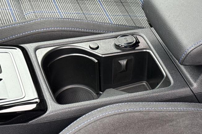 VOLKSWAGEN Golf Photo 41