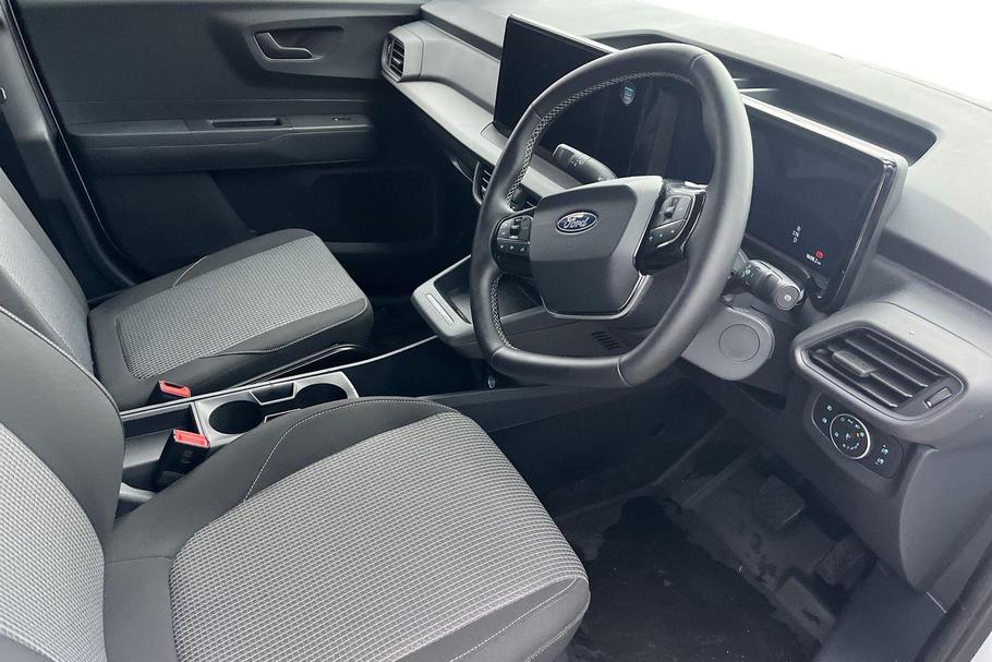 Used Ford TRANSIT COURIER LO25TZX 13