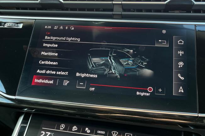 AUDI Q8 Photo 34