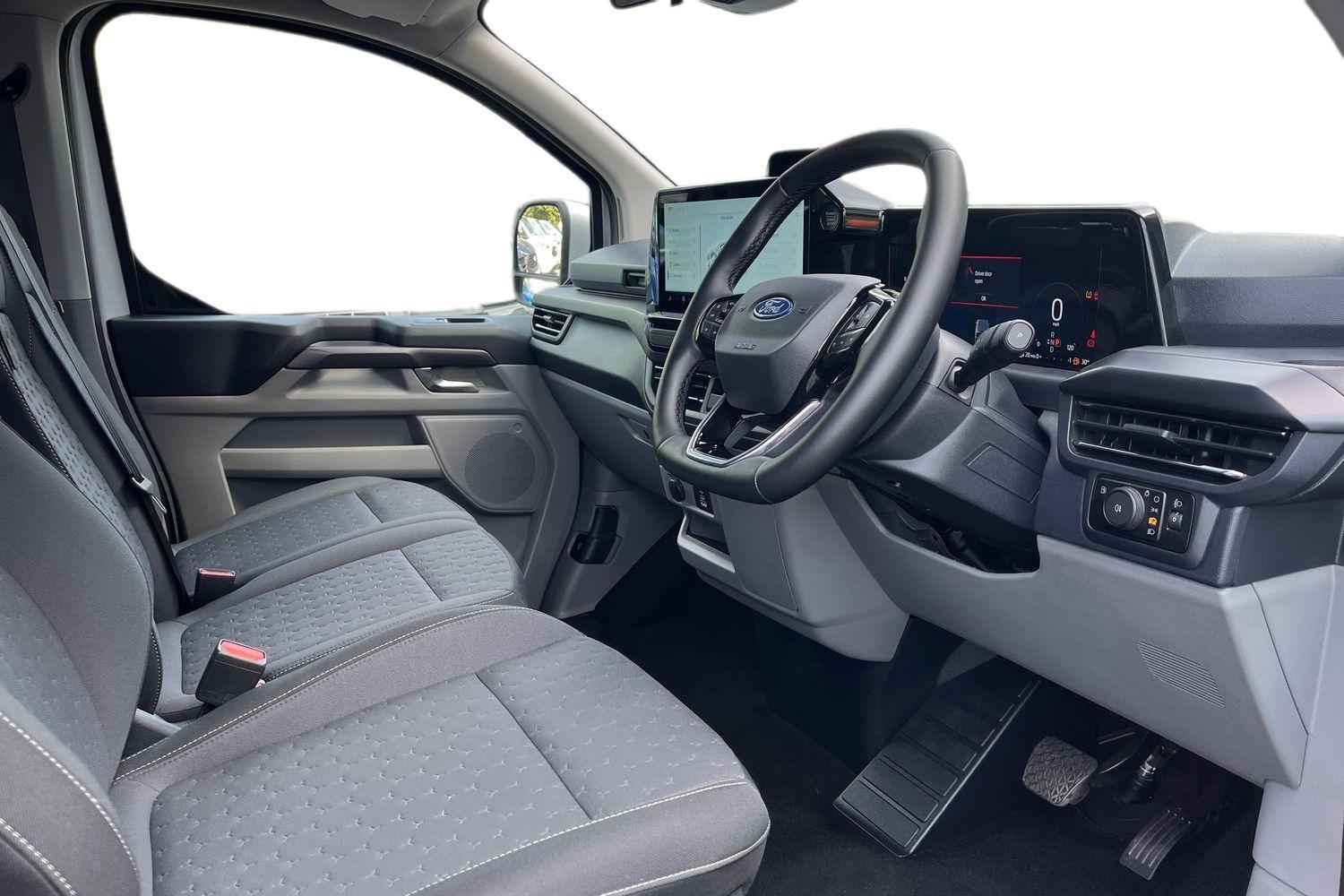 Ford TOURNEO CUSTOM Photo 13