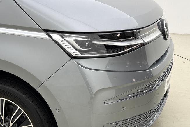 VOLKSWAGEN Multivan Photo 19