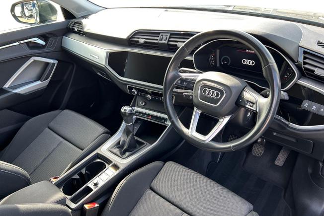 AUDI Q3 Photo 6