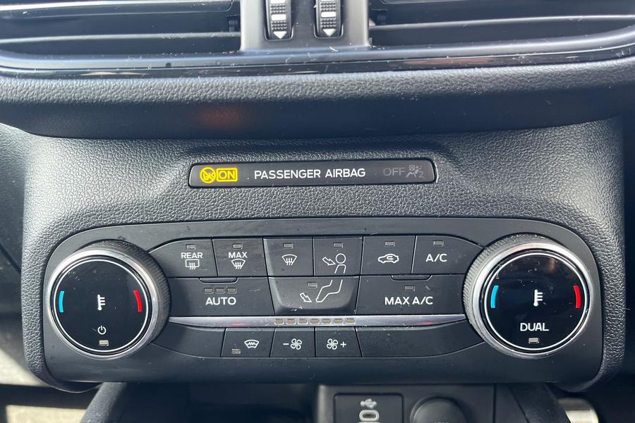 Ford Kuga Photo autoimg-d1e3978450f5bd238736035d885f14eb9c21438a.jpg