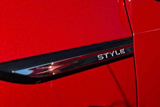 VOLKSWAGEN Golf Photo 24