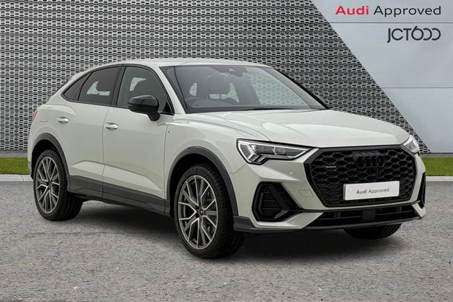 AUDI Q3 Photo 1
