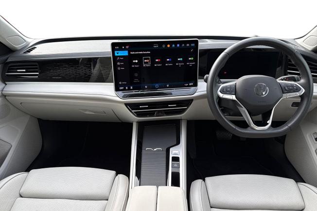 VOLKSWAGEN Passat Photo 10