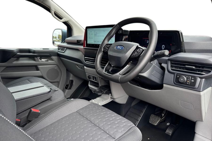 Ford TRANSIT CUSTOM Photo autoimg-d1f6aa90e7008d4a2fac9c4422d76e1ccd50f41e.jpg