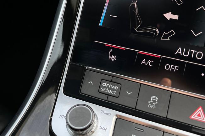 Audi SQ7 Photo 28