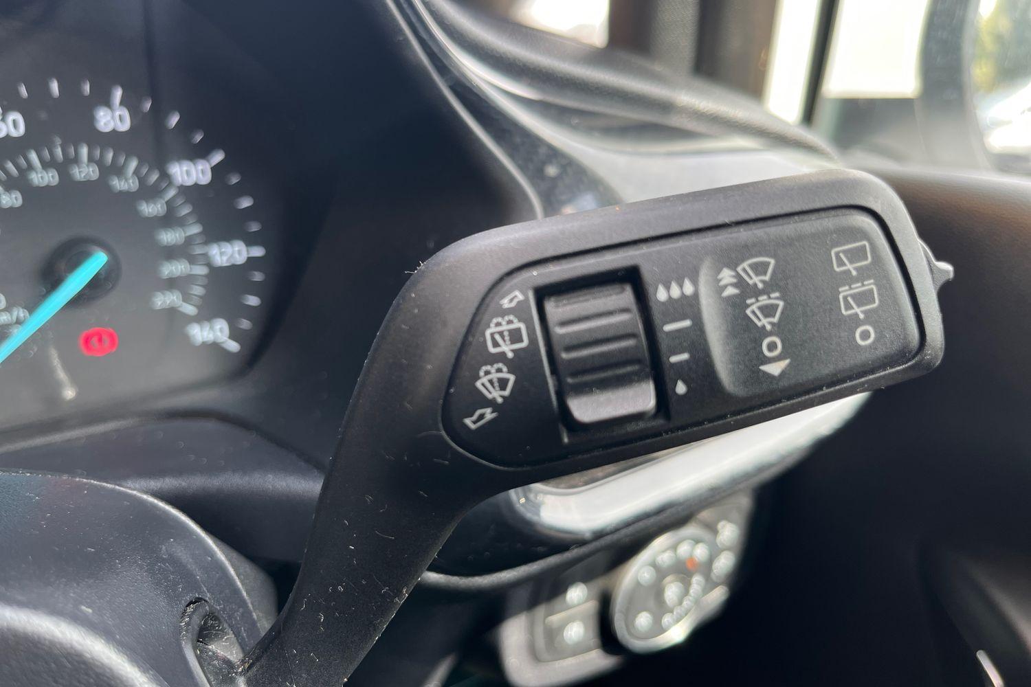Ford FIESTA Photo 14