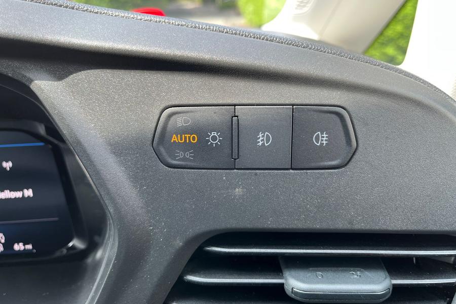 Ford TRANSIT CONNECT Photo autoimg-d201364e1555fbe496b0657ec541b27c8202f362.jpg