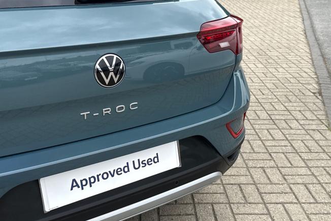 Volkswagen T-Roc Photo 21