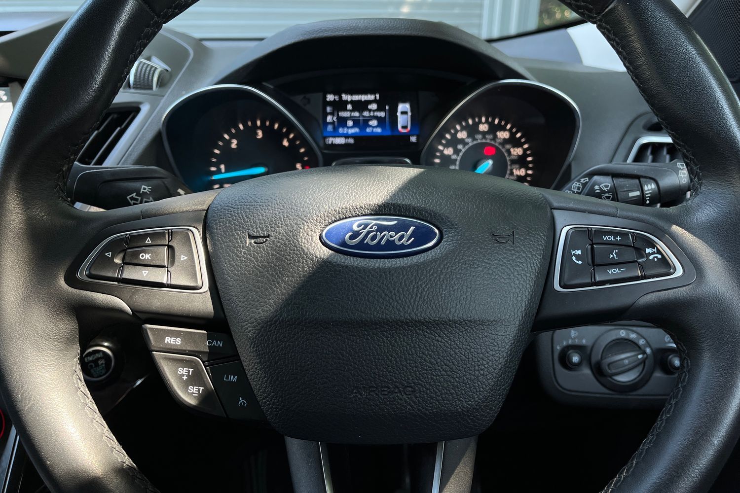 Ford KUGA Photo 11