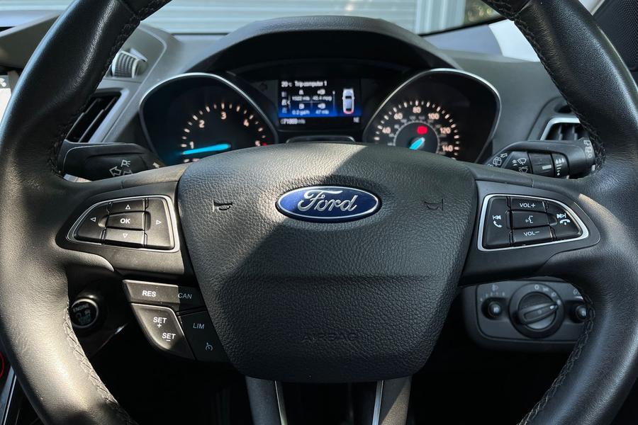 Ford KUGA Photo autoimg-d2089b7b688cbc0605f45875001e6ad4c2f6353b.jpg