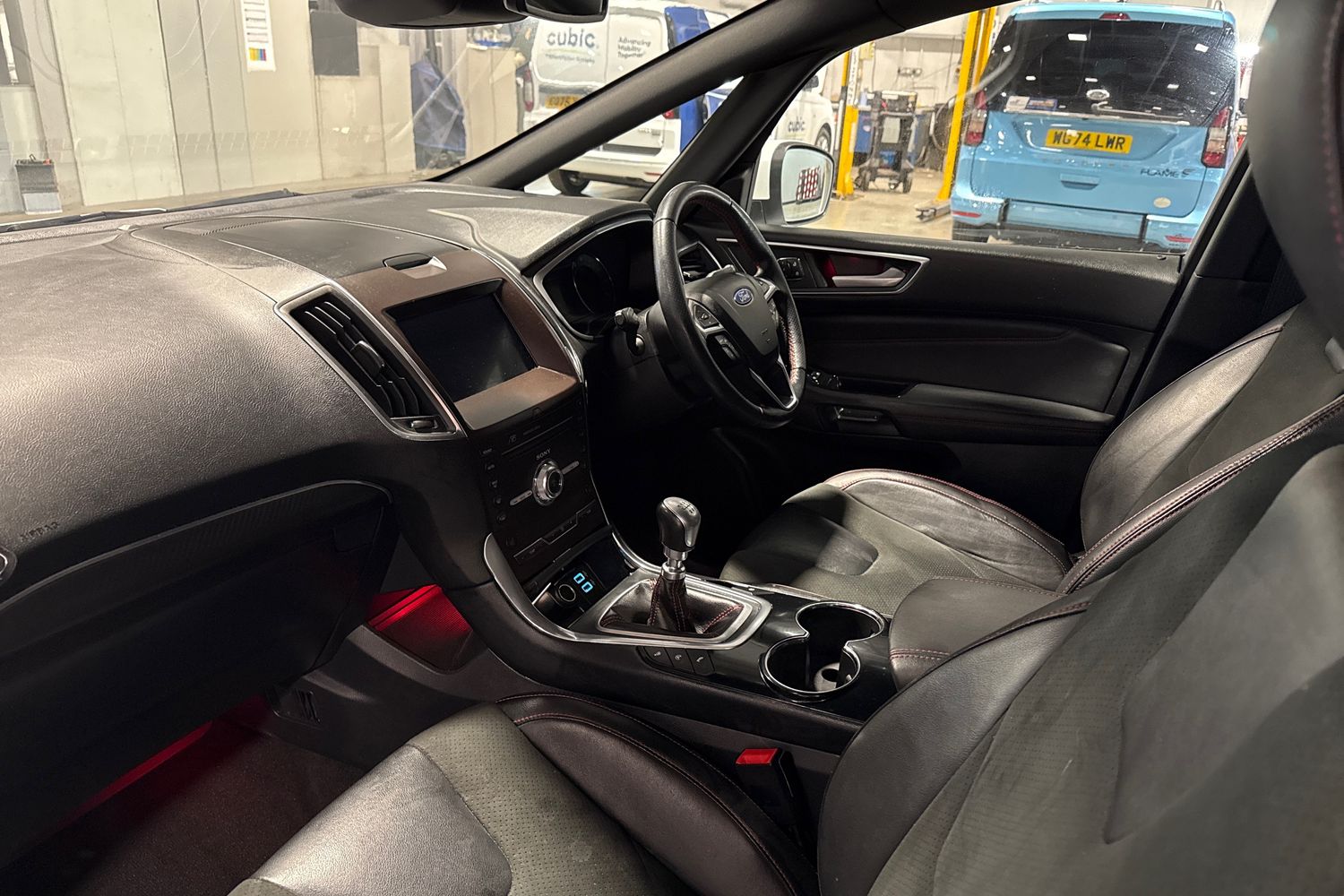 Ford S-MAX Photo 17
