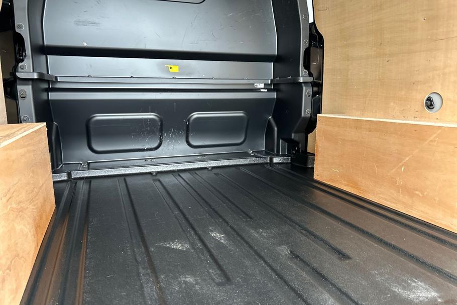 Used FORD TRANSIT CUSTOM MT75FFE 31