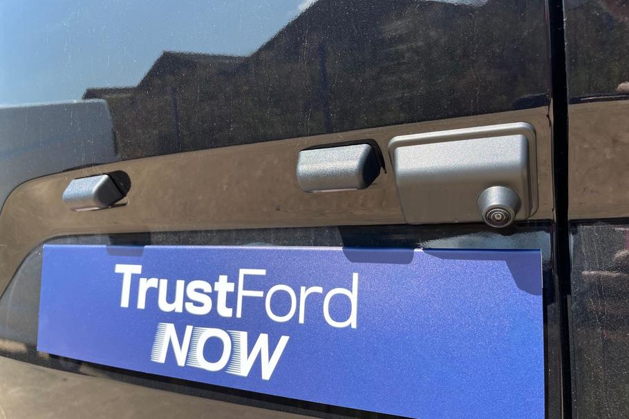 Used Ford TRANSIT CUSTOM YM75CDK 8