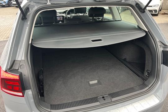 Volkswagen Passat Photo autoimg-d20f2b3bdddb74aadad936e27ec8201401b5dbe0.jpg