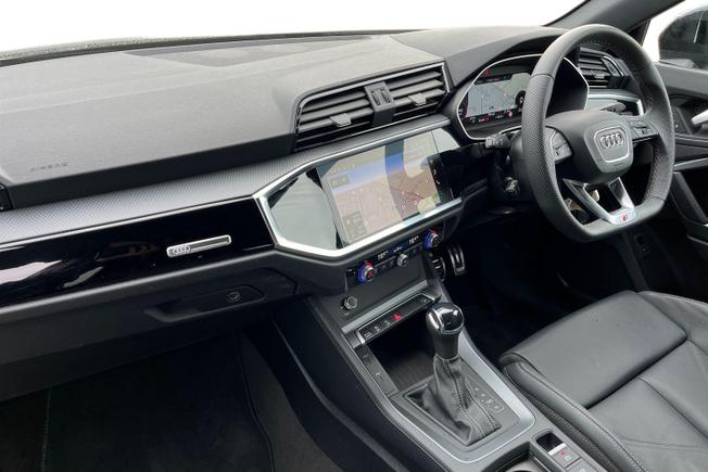 AUDI Q3 Photo 2