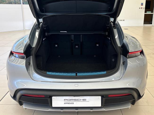 PORSCHE Taycan Photo 19