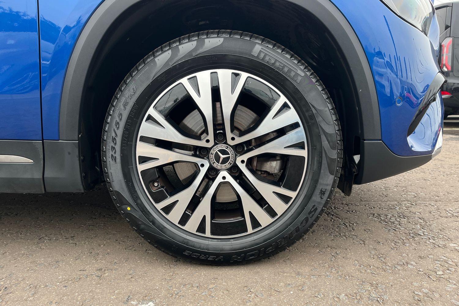 Mercedes-Benz GLA Photo 7