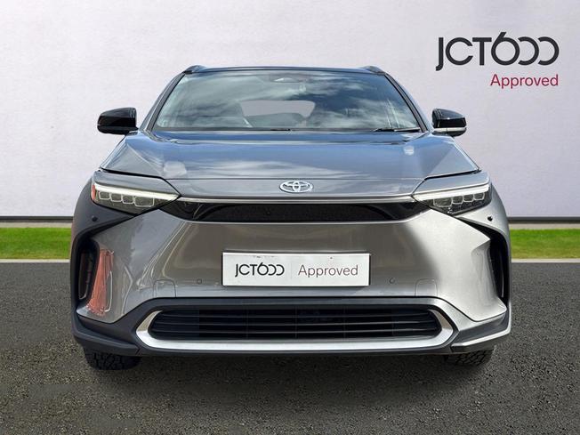 TOYOTA bZ4X Photo 8