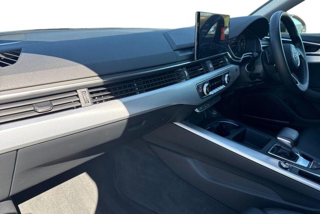 AUDI A4 Avant Photo 2