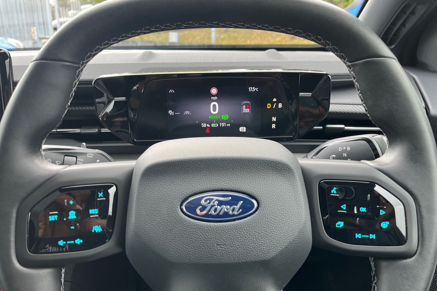 Ford Explorer Photo 11