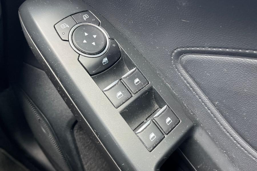 Ford FOCUS Photo autoimg-d220111275418242bb391867c94d6c3dfd5ee4e1.jpg