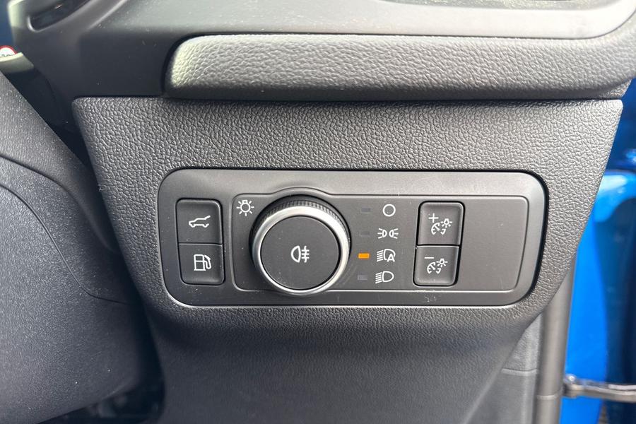 Ford KUGA Photo autoimg-d220621ad91cb37591718a384f569bf53c585d2e.jpg