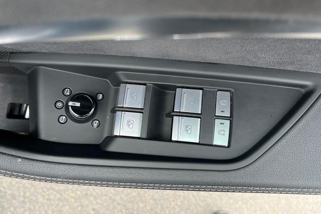 AUDI Q8 E-Tron Photo 53
