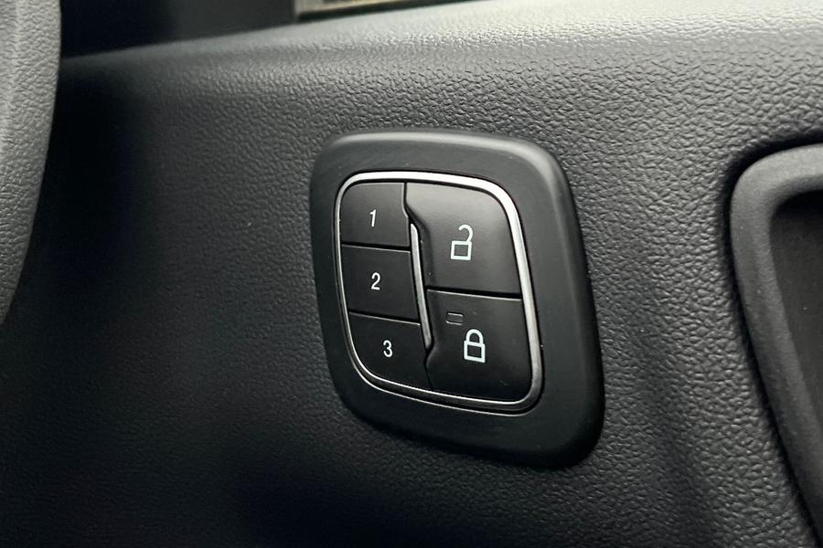 Ford Kuga Photo autoimg-d2277ae49273648fe97bea8eaccb6fadc23db461.jpg