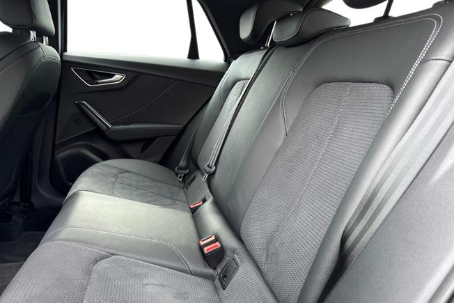 AUDI SQ2 Photo 9