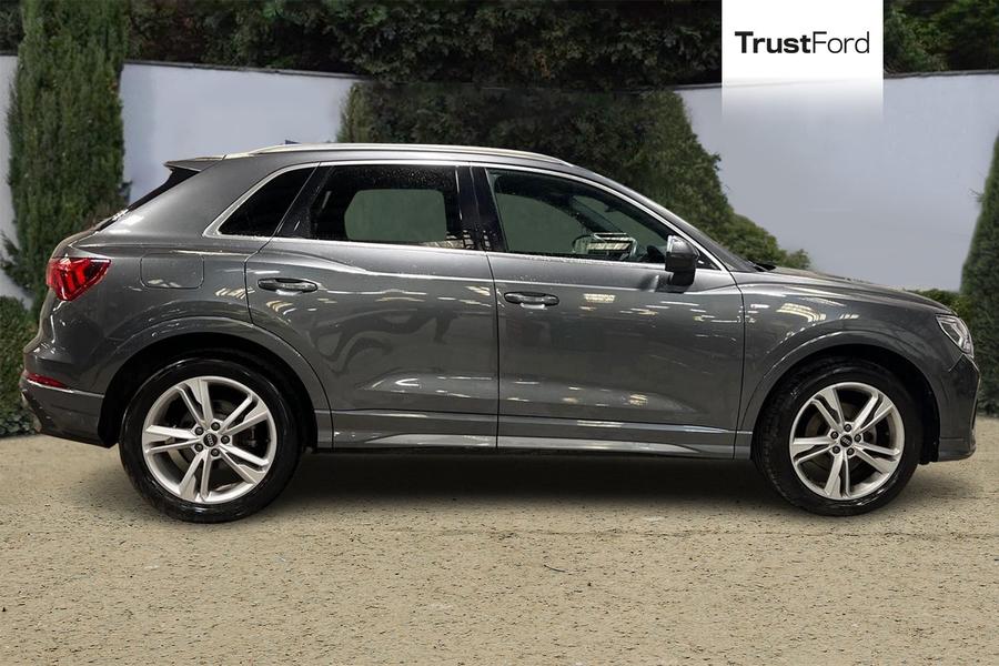 Audi Q3 Photo autoimg-d228ea06618cbded267d4ee25a418b30ac9f6502.jpg