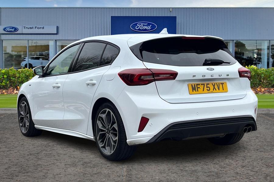 Ford Focus Photo autoimg-d22c80a5ce85c9bb0f4b71653bdf9549a40a734e.jpg