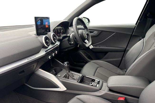 AUDI Q2 Photo 2