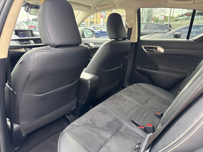 LEXUS Ct Photo 41