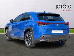 LEXUS UX Photo 3