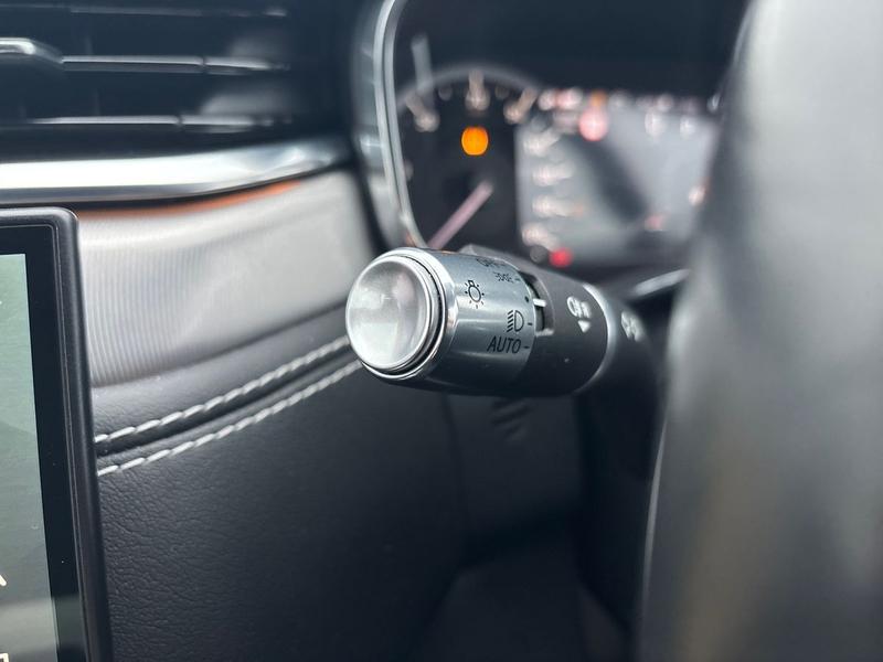 Used Jaguar XF YK21ZHJ 22