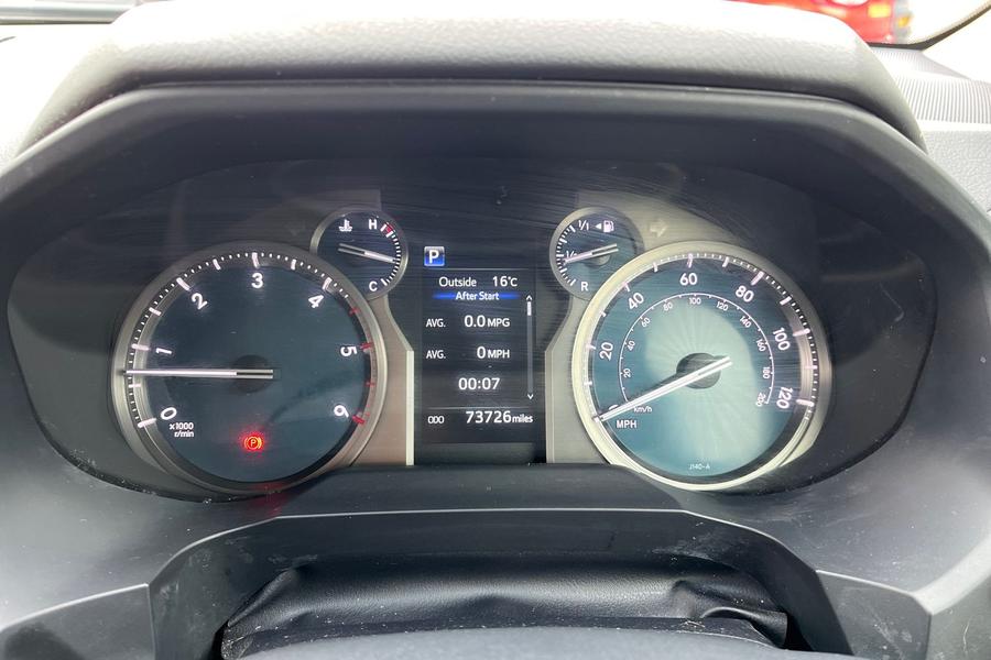 Toyota Land Cruiser Photo autoimg-d23f7df31e4ec99639493278ceea9fbe7c75f023.jpg