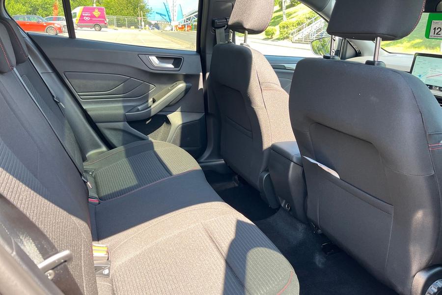Ford FOCUS Photo autoimg-d23fe977e51fbba39abe99ba488a705467577740.jpg