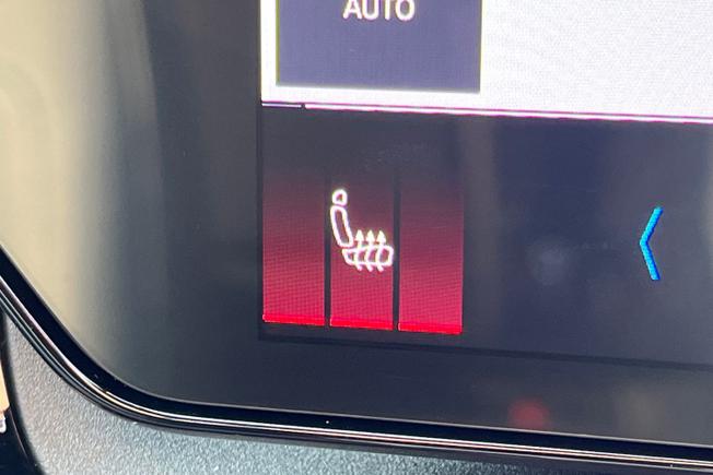 AUDI Q6 e-tron Photo 25
