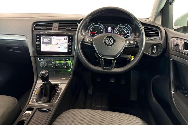 VOLKSWAGEN Golf Photo 11