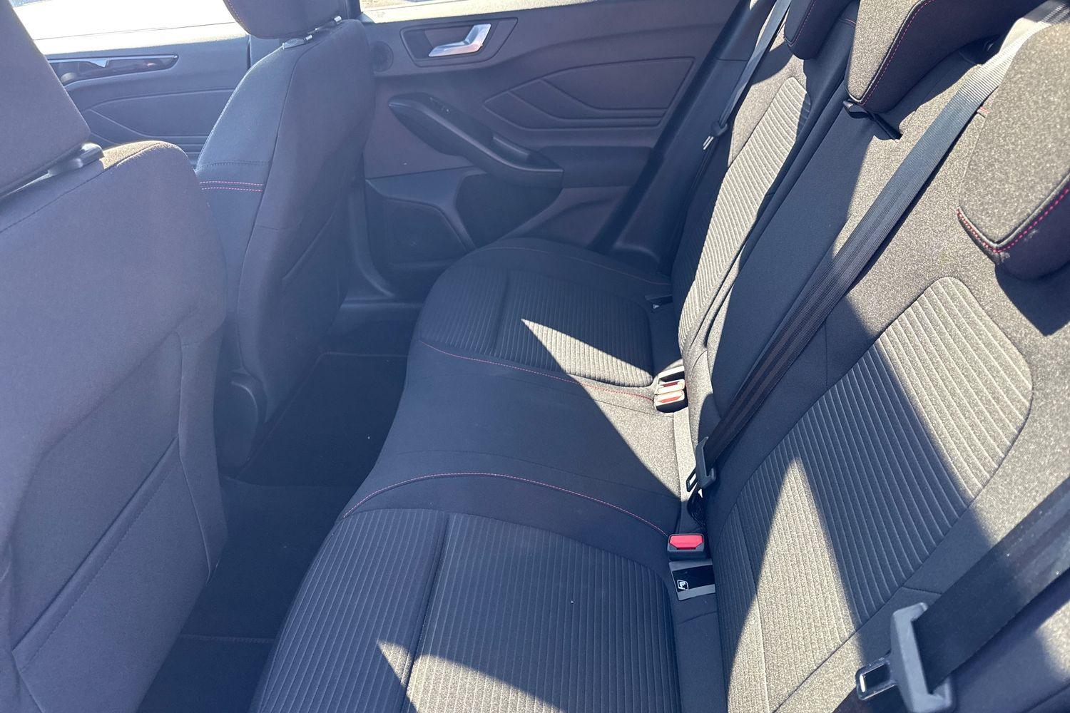 Ford FOCUS Photo 19