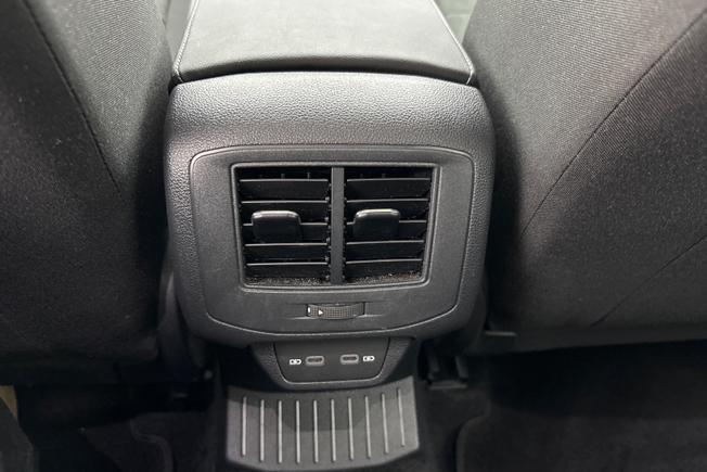 VOLKSWAGEN T-Roc Photo 35