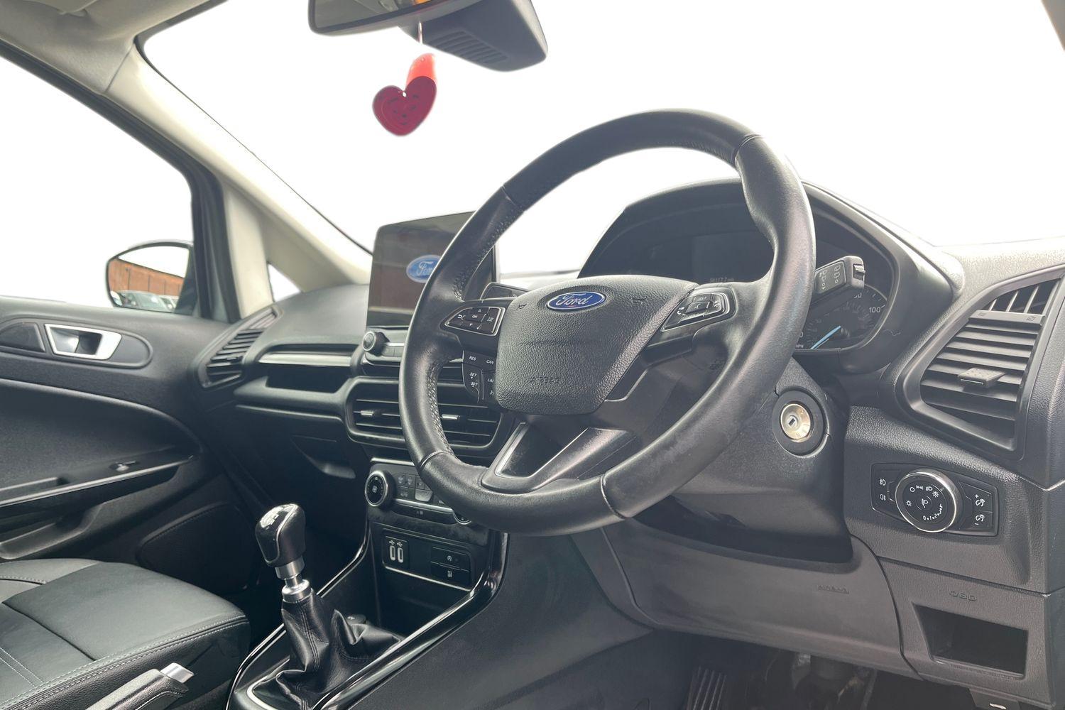 Ford ECOSPORT Photo 8