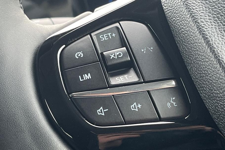 Used Ford TRANSIT CUSTOM YR26VYF 18