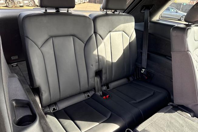 AUDI SQ7 Photo 56