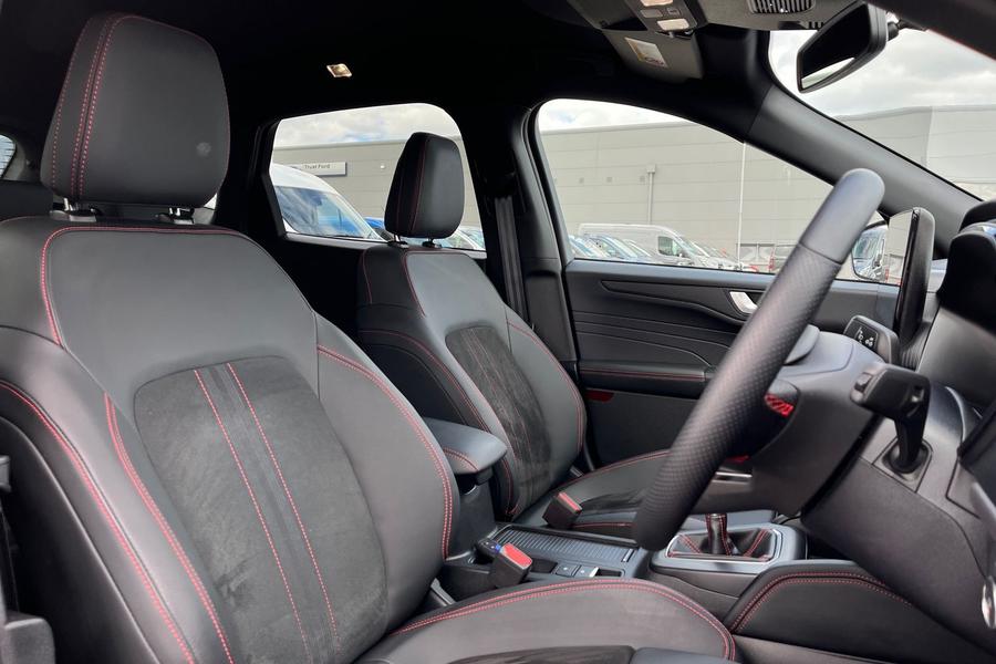 Ford Kuga Photo autoimg-d26733031404f6760ac7092b76532250a2a079cf.jpg